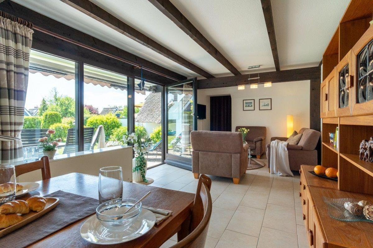 Am-Hohen-Ufer-Reetdach-Haus-Ocean-Breeze-136 Villa Grossenbrode Ngoại thất bức ảnh