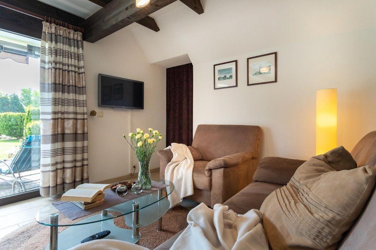Am-Hohen-Ufer-Reetdach-Haus-Ocean-Breeze-136 Villa Grossenbrode Ngoại thất bức ảnh
